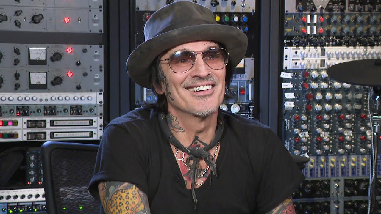 Tommy Lee Net Worth, Biography, Age, Career, Songs, Family, Wife - CEO  Review Magazine