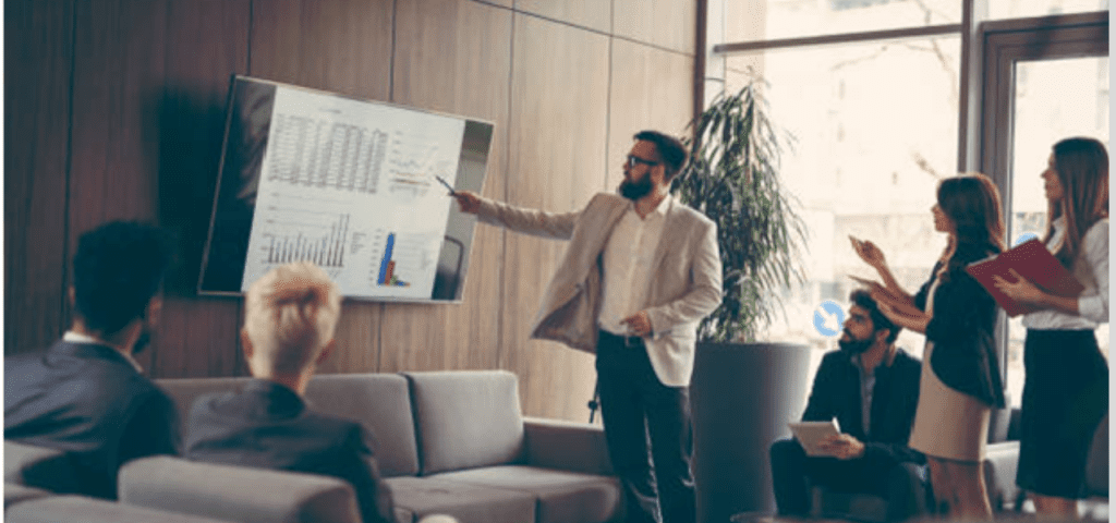 Ways CEOs Can Assist a Marketing Team